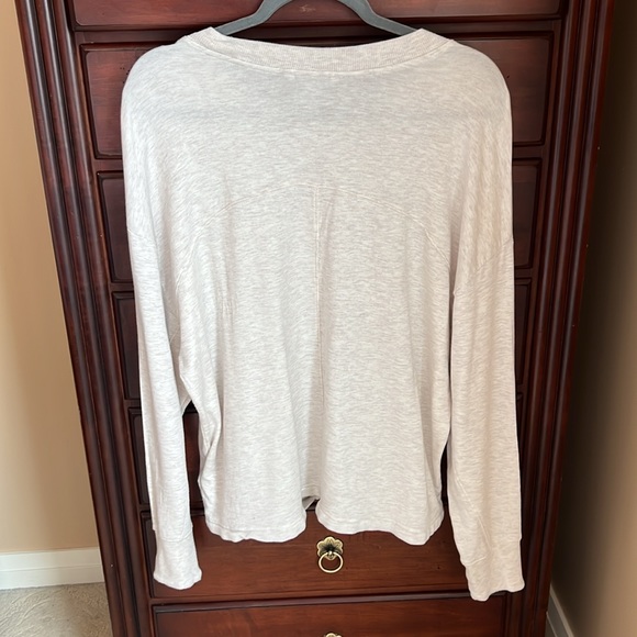 Athleta Heathered Oatmeal Long Sleeve Knit Tee With Drawstring Waist NWOT - Picture 1 of 8